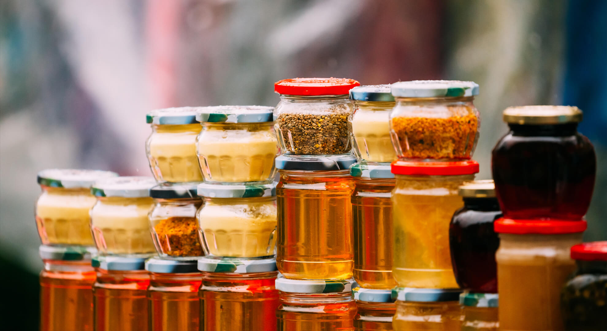 Így árasztja el a magyar boltokat a hamis külföldi méz!