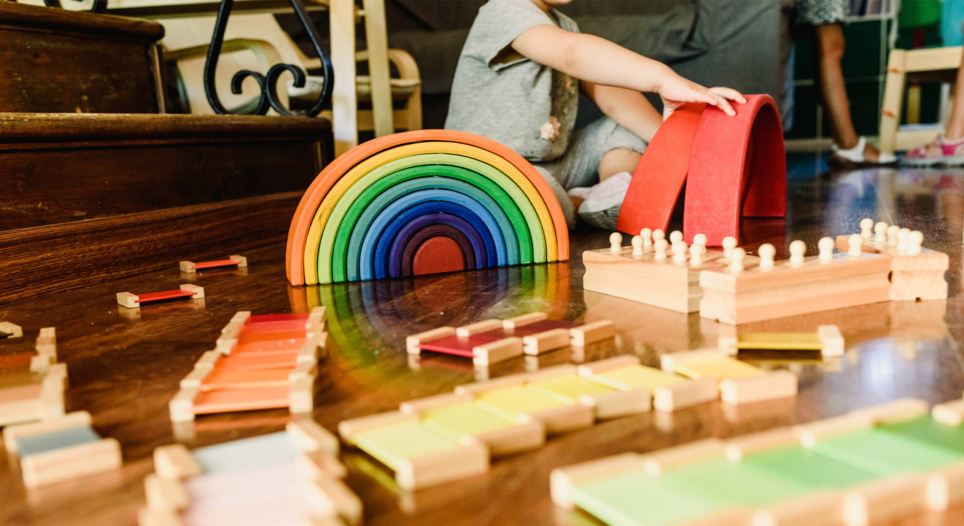 Mit jelent a Montessori-szemlélet